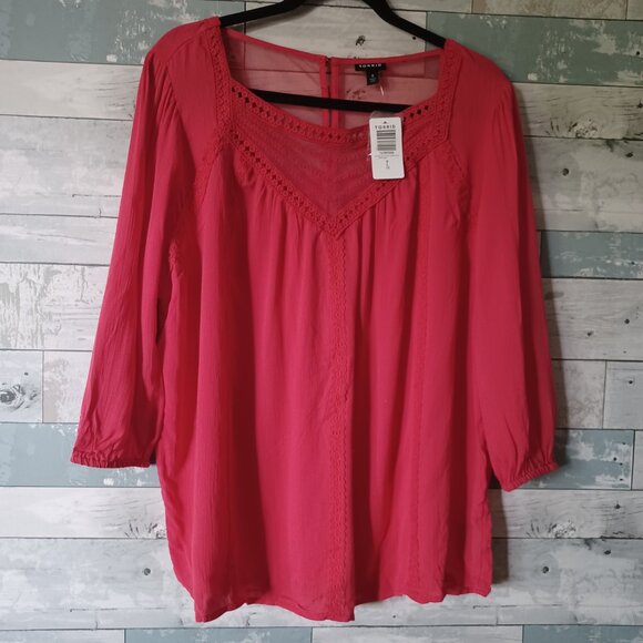 NWT size 0X Torrid Gauze Red Embroidered And Crochet Trim Top - Picture 2 of 3